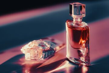 Jak skutecznie reklamować perfumy: reklama zewnętrzna jako klucz do sukcesu